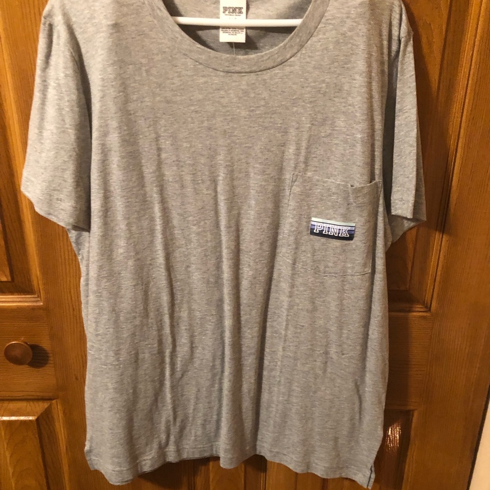 Nwt Large Campus tee